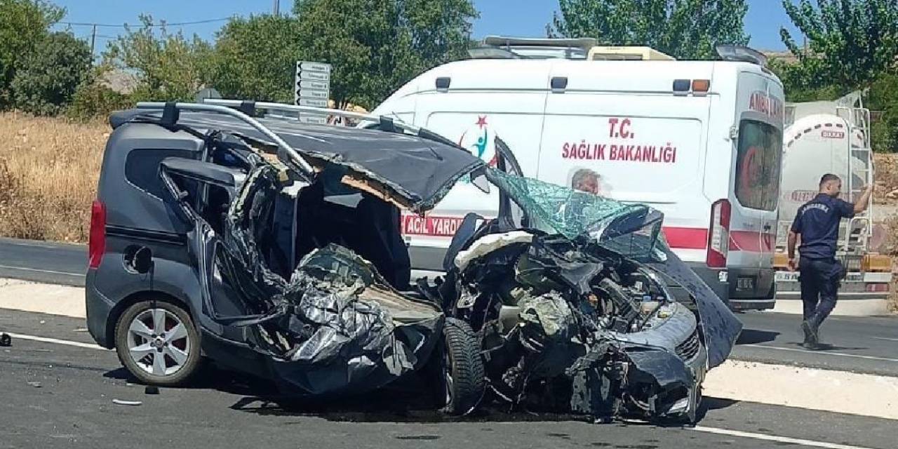 Adıyaman’da İki Araç Çarpıştı: 3 Yaralı