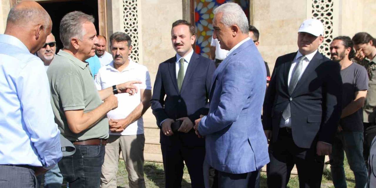 Muş Valisi Çakır Malazgirt’te