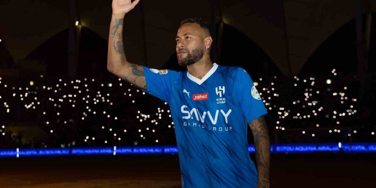 Neymar, Görkemli Törenle Al Hilal Taraftarıyla Buluştu