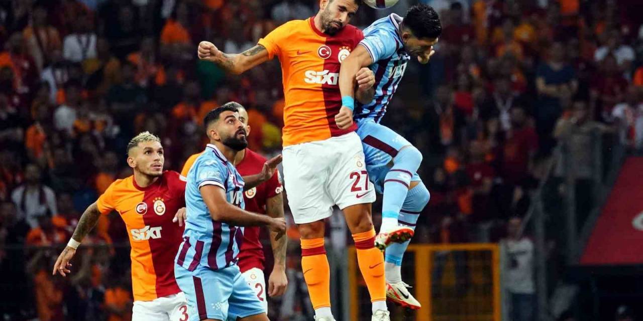 Trendyol Süper Lig: Galatasaray: 1 - Trabzonspor: 0 (İlk Yarı)