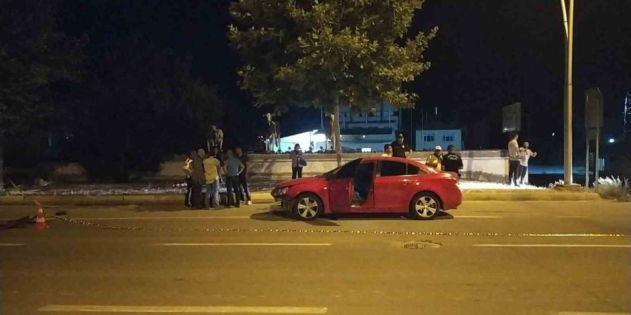 Otomobil Ve Elektrikli Motosiklet Çarpıştı: 1 Ölü