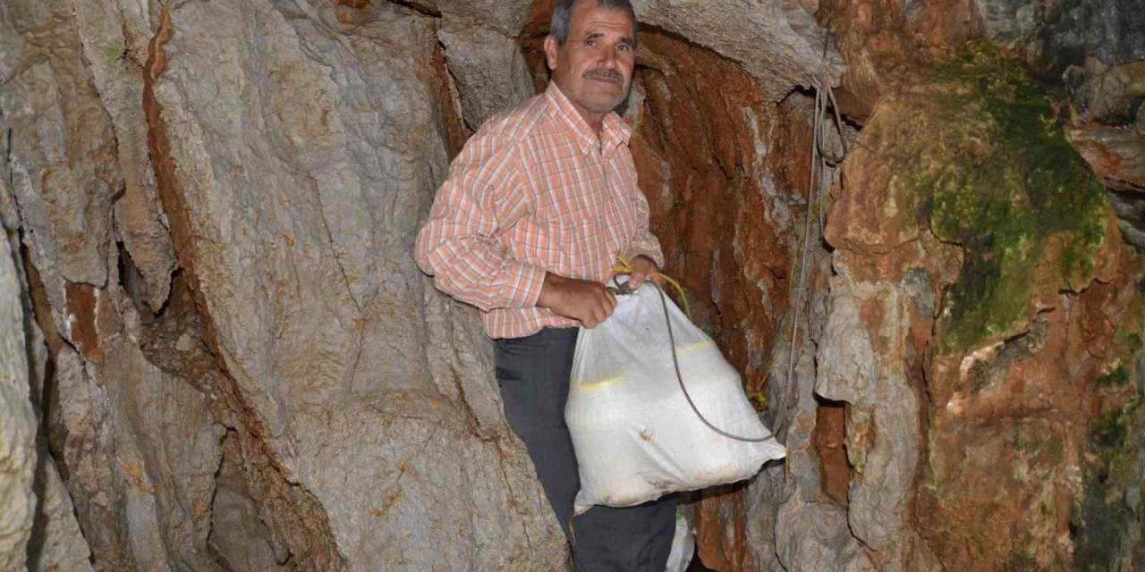 Göçerlerin Doğal Buzdolapları, 40 Metrelik Kar Obrukları