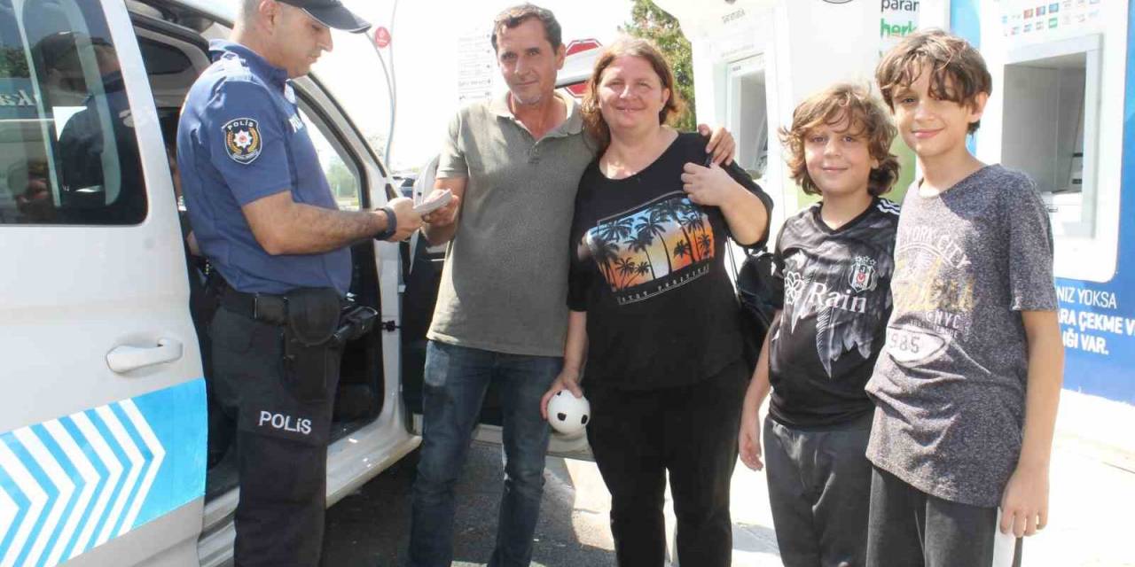Edirne’de Atm’de Bulduğu 18 Bin 685 Tl’yi Polise Teslim Etti