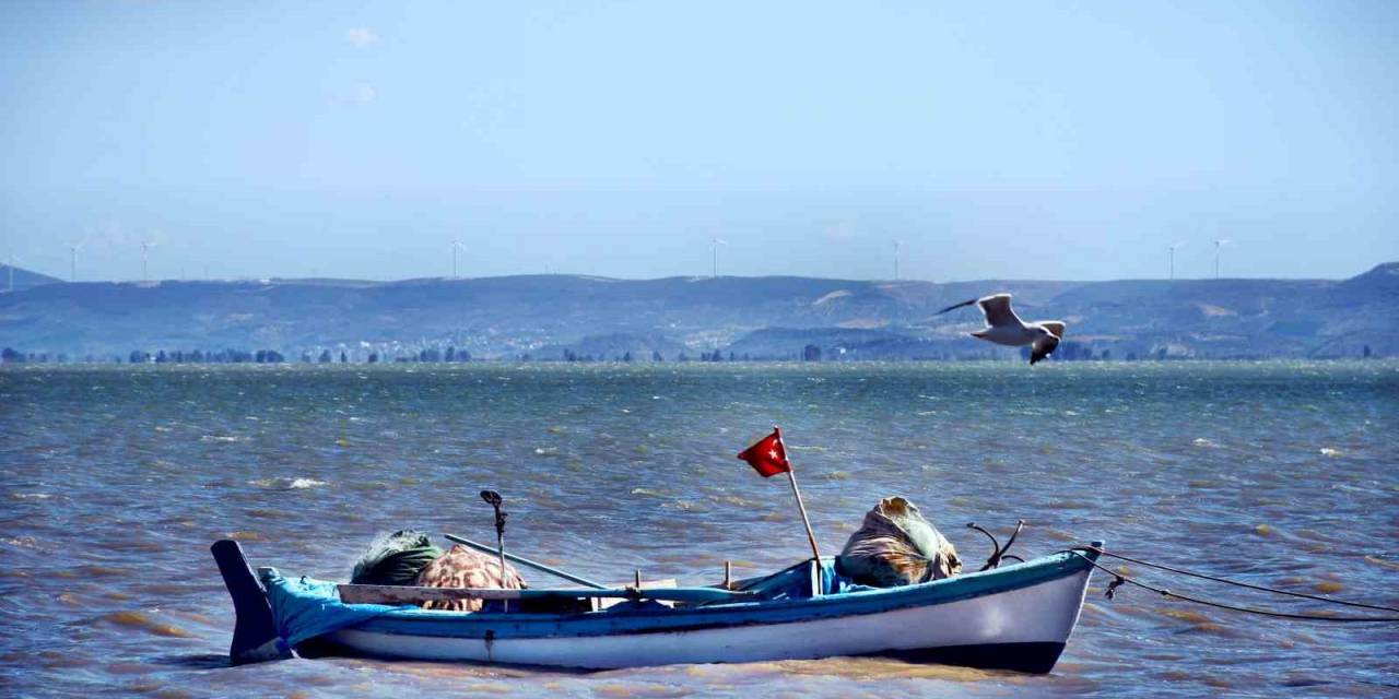 Karina, Doğal Güzelliğiyle Misafirlerini Cezbediyor