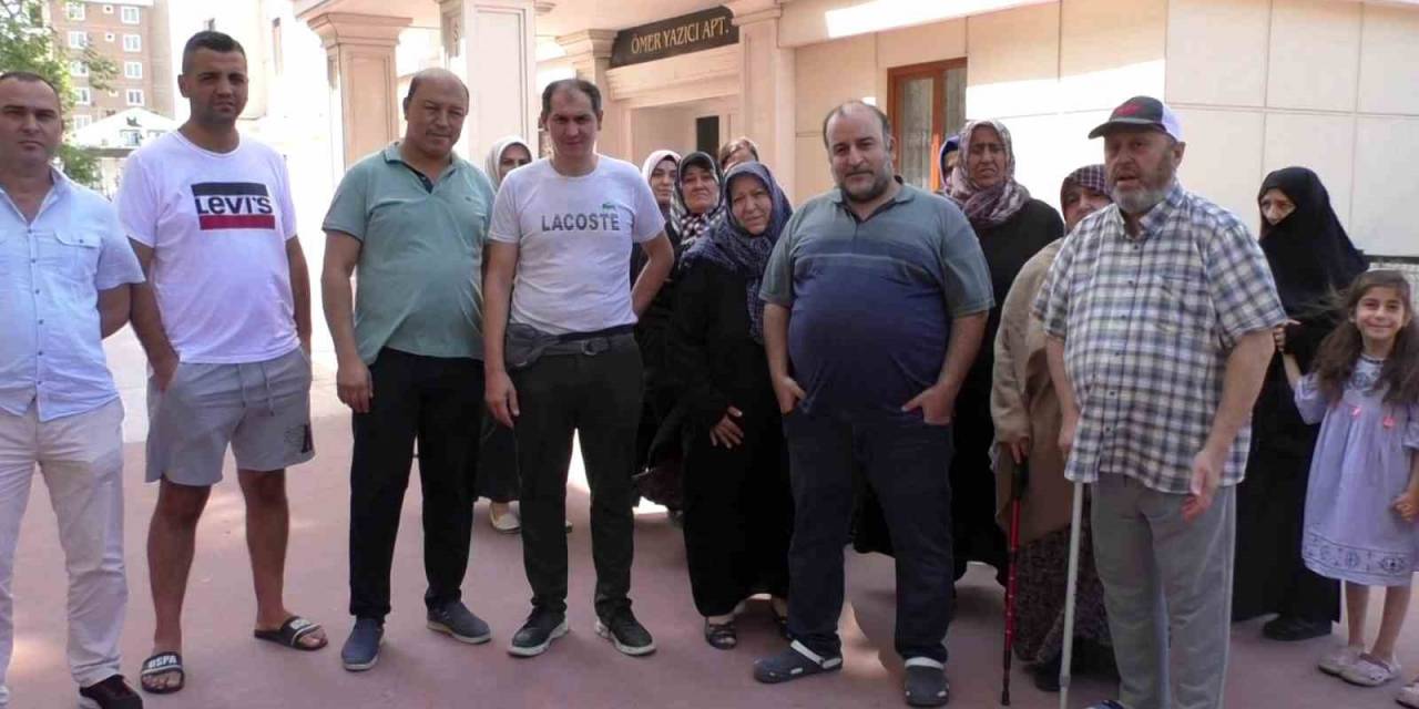 Ağaç Bahanesi 7 Yıldır 105 Ailenin Yaşadığı Site Sakinlerini Canından Bezdirdi