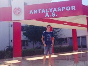 15 Yaşındaki Genç Futbolcu Ayvalık’ın Gururu Oldu