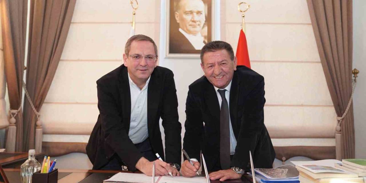 Ayvalık Belediyesi’nde Kadrolu İşçilerin En Düşük Maaşı 24 Bin 500 Tl’ye Yükseldi