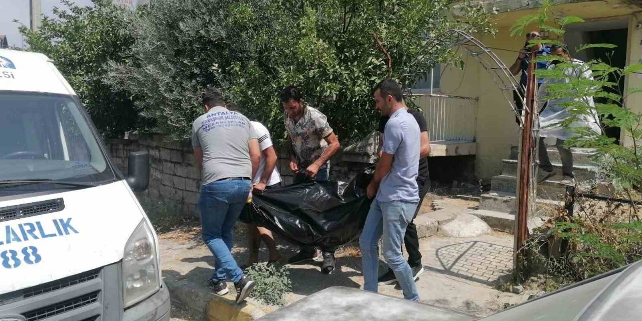 Otel Çalışanı Yatağında Ölü Bulundu