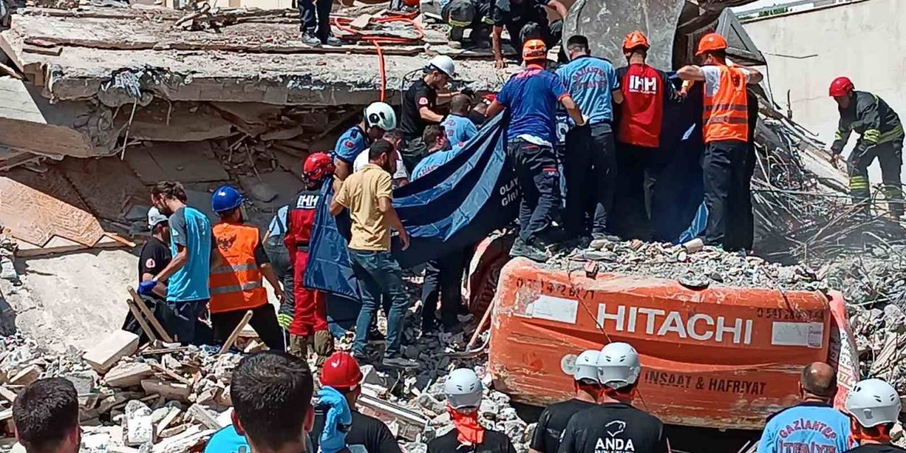 Kepçe Operatörünün Öldüğü Binanın Yıkılma Anından Hemen Sonraki Görüntüler Ortaya Çıktı