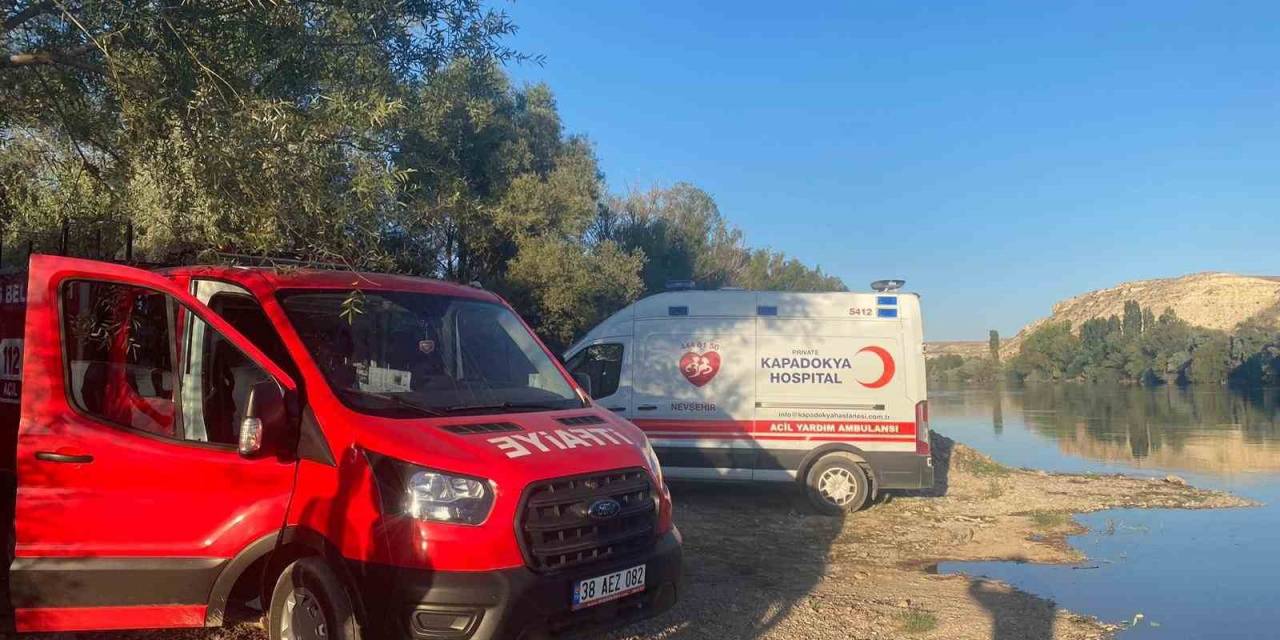 Serinlemek İçin Girdiği Kızılırmak’ta Kayboldu
