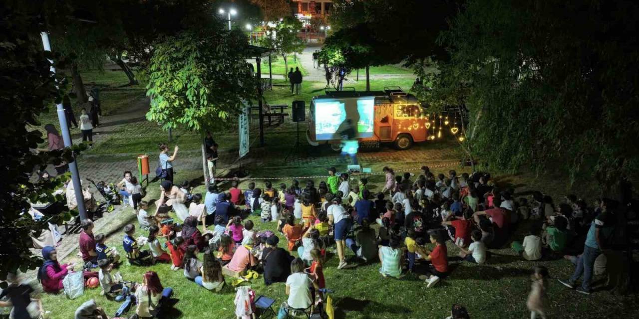 Çocuklara Açık Hava Sinema Keyfi