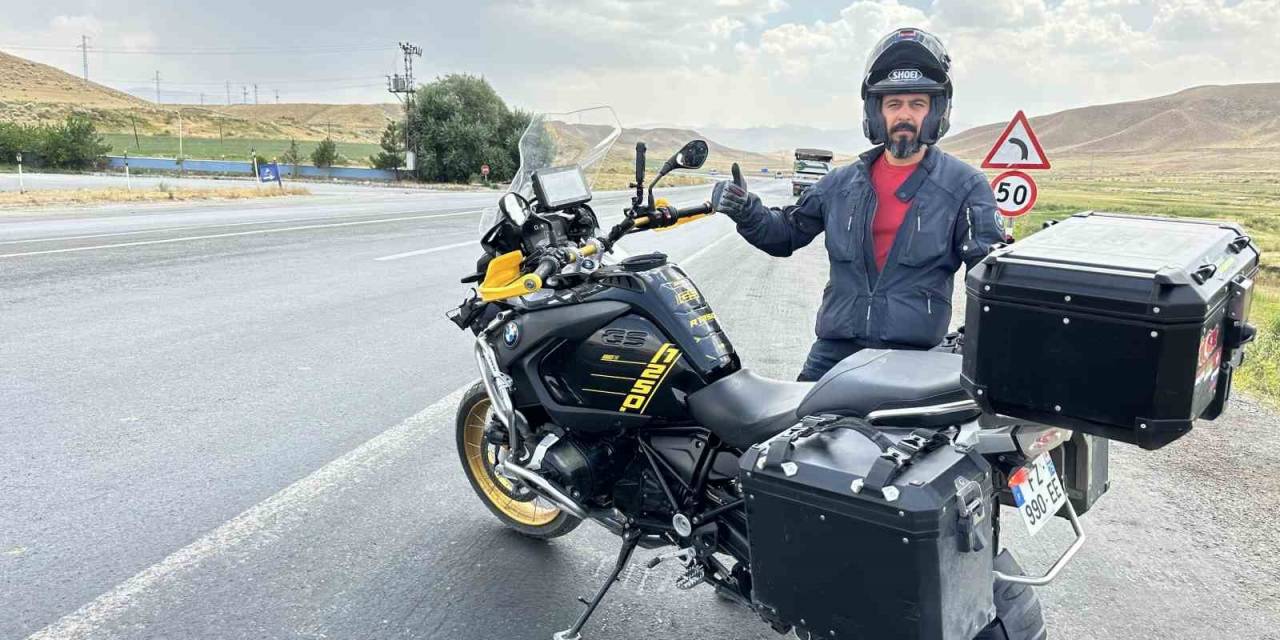 Fransa’dan 22 Gün Önce Yola Çıkan Turist Hakkari’ye Ulaştı