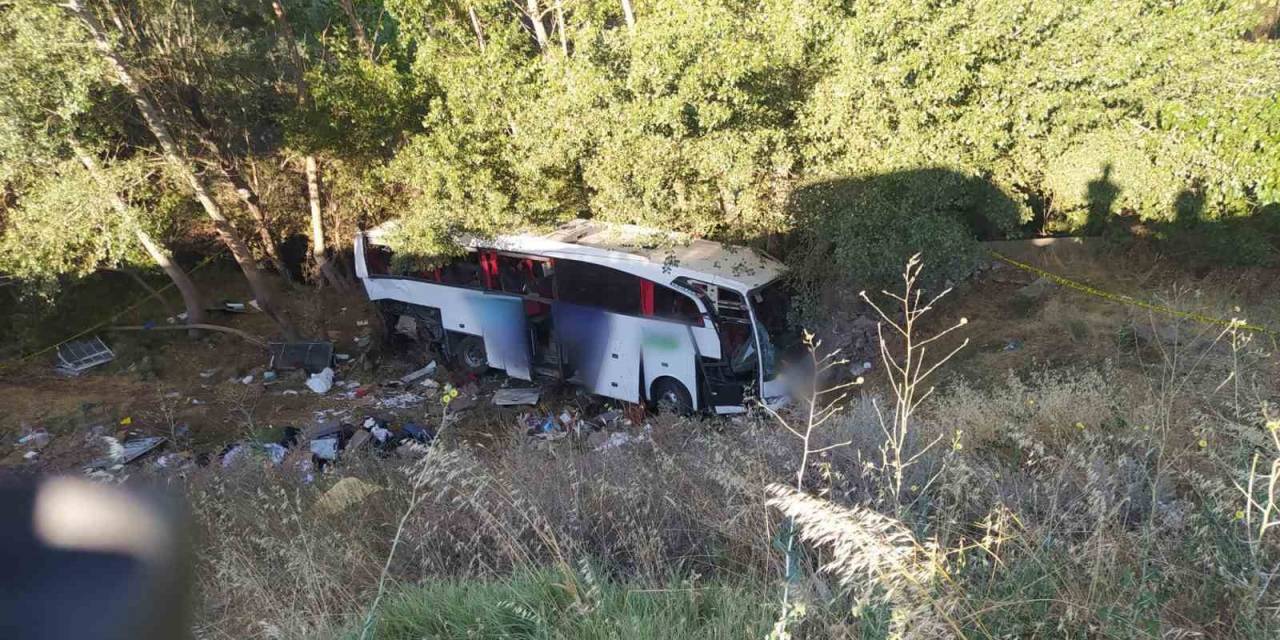Otobüs Kazasında Ölen 12 Kişinin Kimlikleri Belli Oldu