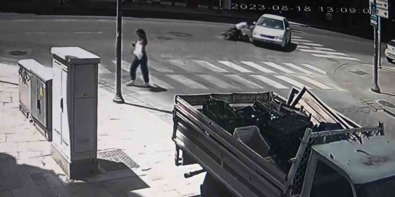 Manevra Yapan Otomobile Çarpan Motosikletli Ağır Yaralandı