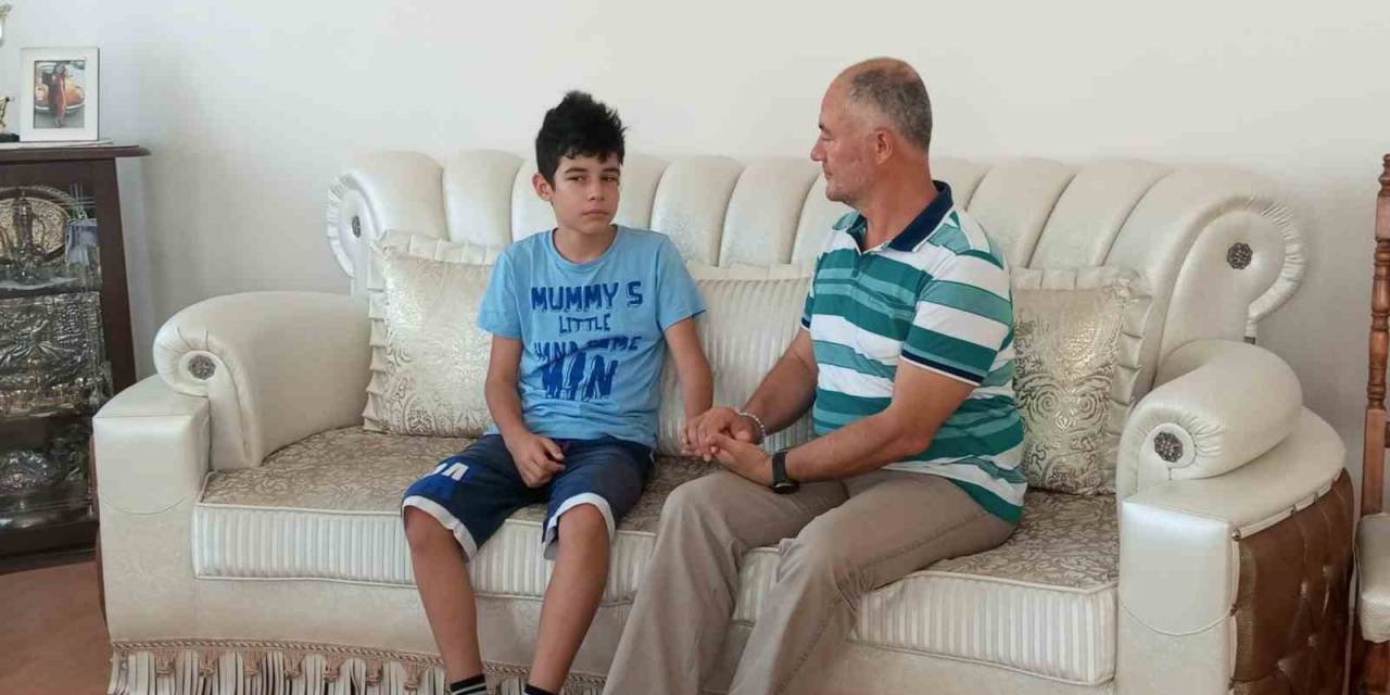 Salıncakta Eğlenen Çocuk Bir Anda Kanlar İçinde Kaldı