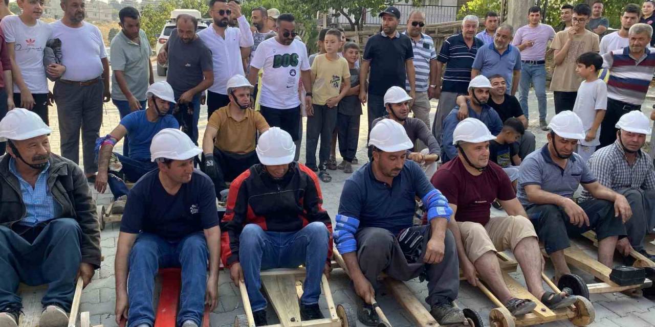 Adana’da Köylüler El Yapımı Tahta Araçlarla Yarıştı