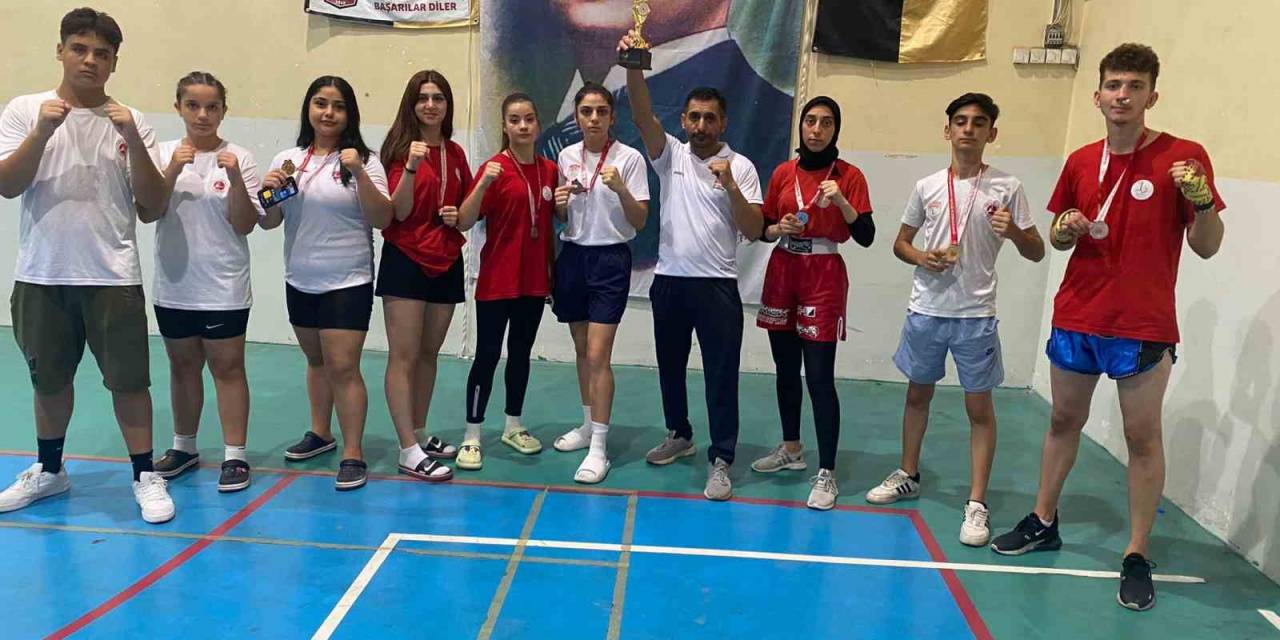 Bayraklılı Gençler, İller Arası Şampiyonada 7 Derece Kazandı