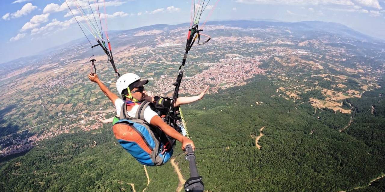 Simav’da Eynal Yamaç Paraşütü Ve Havacılık Festivali