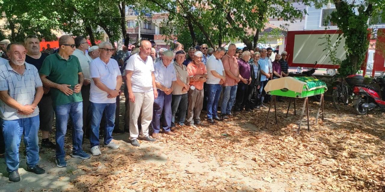 Kalp Krizinden Ölen Simitçi Defnedildi