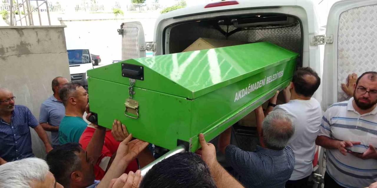Yozgat’ta Otobüs Kazasında Ölenlerin Cenazeleri Memleketlerine Gönderildi