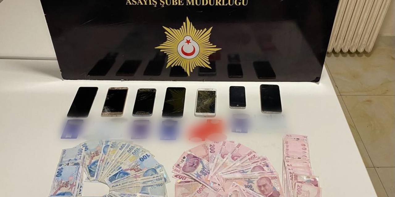 Sivas’ta Dolandırıcılık Yapan Sahte Polis Ve Savcı Yakalandı