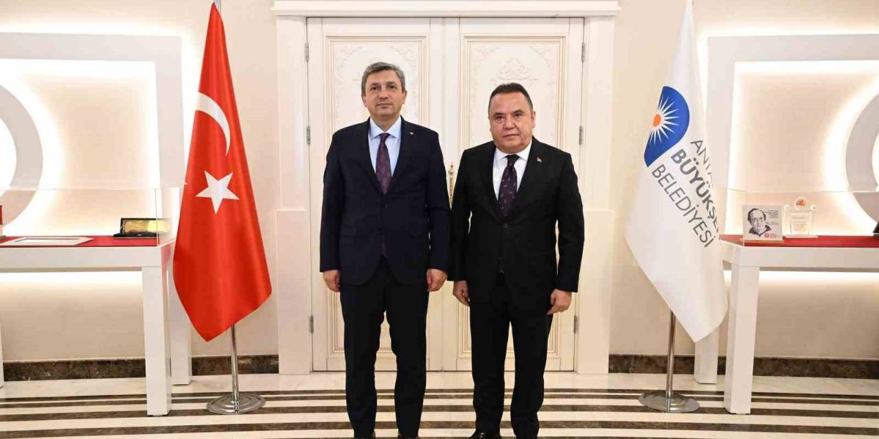 Başkan Böcek: "Valiliğimiz İle İşbirliği Halinde Güzel Hizmetler Sunacağız"