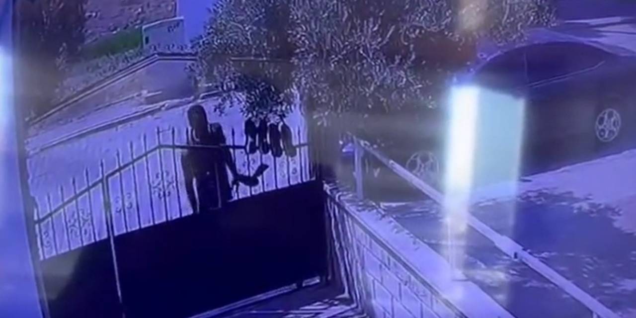 Bahçe Kapısına Asılan Ayakkabıları Saniyeler İçerisinde Çaldı