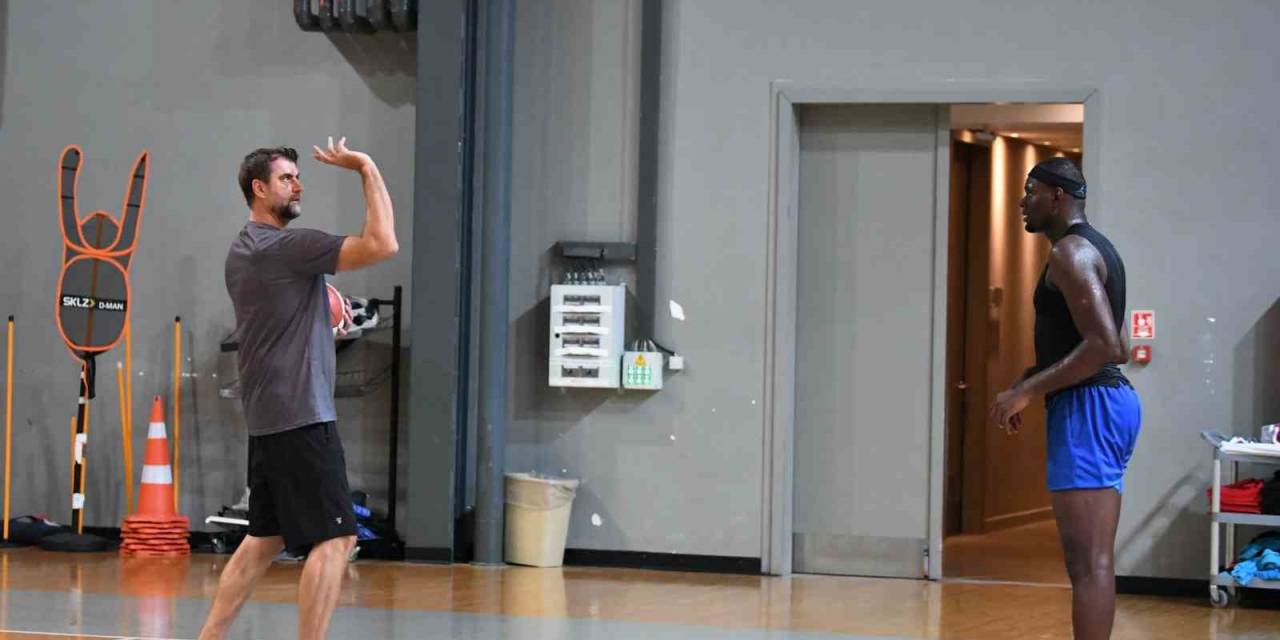 Mehmet Okur Yeni Sezon Hazırlıklarında Tofaş A Takım Staff’ında!