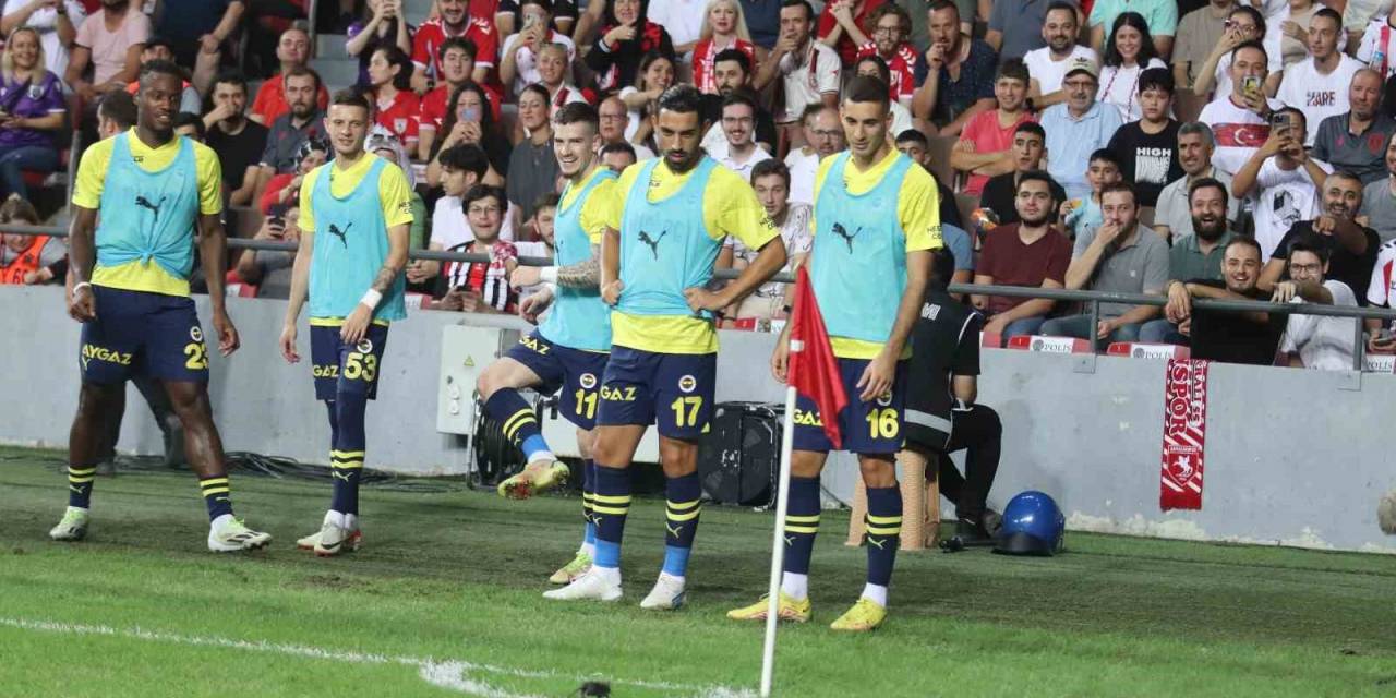 Samsunspor - Fenerbahçe Maçında Sahaya Fare Girdi