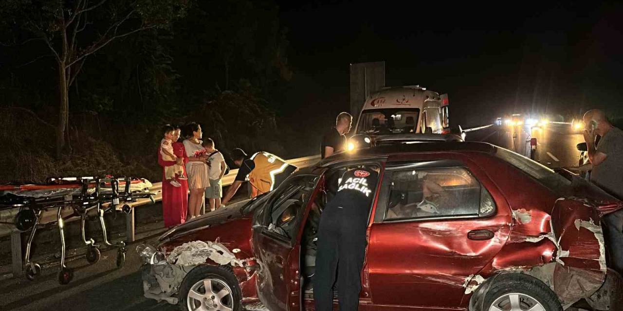 4 Aracın Karıştığı Zincirleme Kazada 6 Kişi Yaralandı