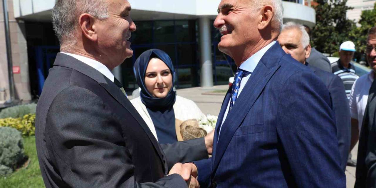 Başkan Özlü’ye Yerel Yönetimler Desteği