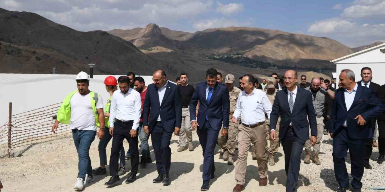 Vali Çelik: “Hakkâri’nin 30 Yıllık Çöp Sorunu Çözülecek”