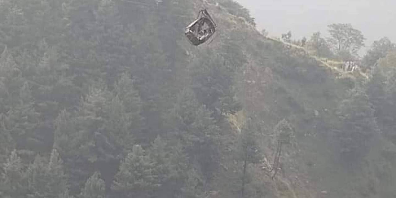 Pakistan’da 8 Kişiyi Taşıyan Teleferik 274 Metre Yükseklikte Asılı Kaldı
