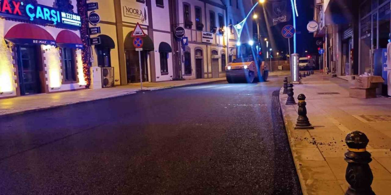 Alemdar Caddesinde Gece Yarısı Asfaltlama