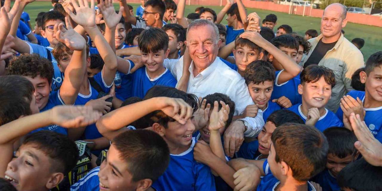 Seyhan Belediye Başkanı Geleceğin Yıldızlarıyla Buluştu