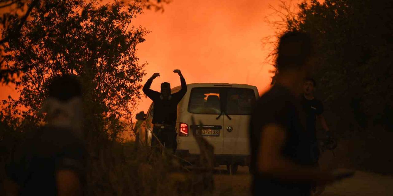 Yunanistan Yangınlarla Mücadele Ediyor: 1 Ölü
