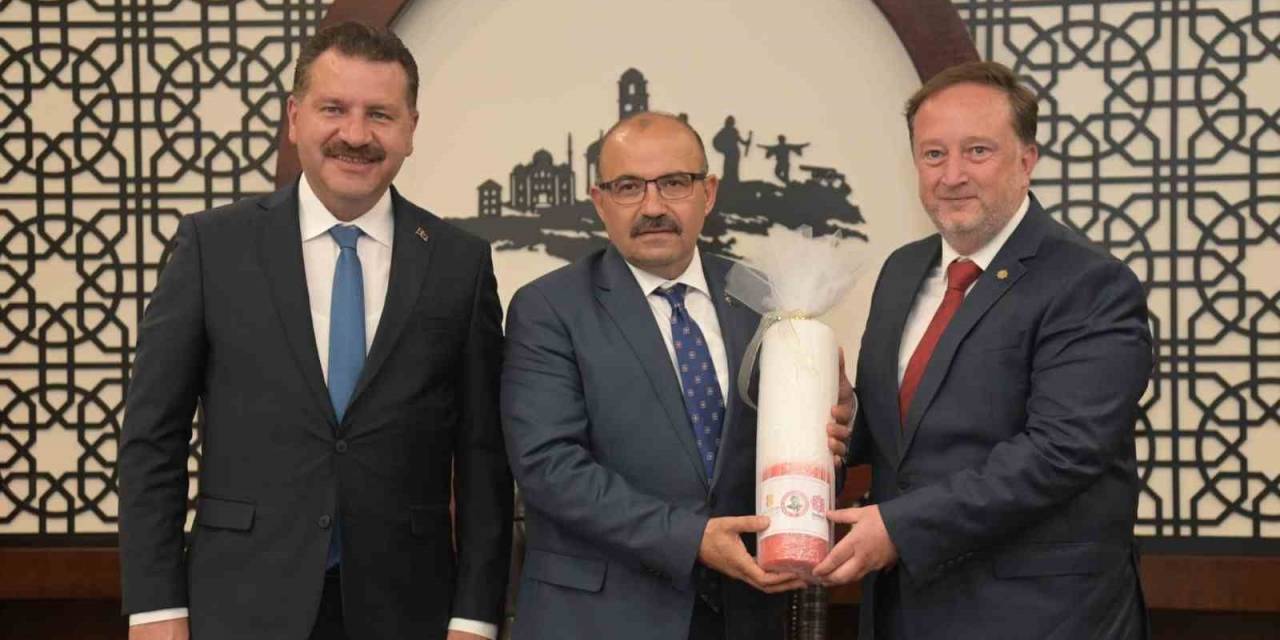 Balıkesir Protokolü Kurtdereli Yağlı Güreşlerine Davet Edildi