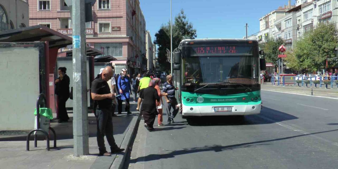 65 Yaş Ve Üzerine Dokunan Yandı