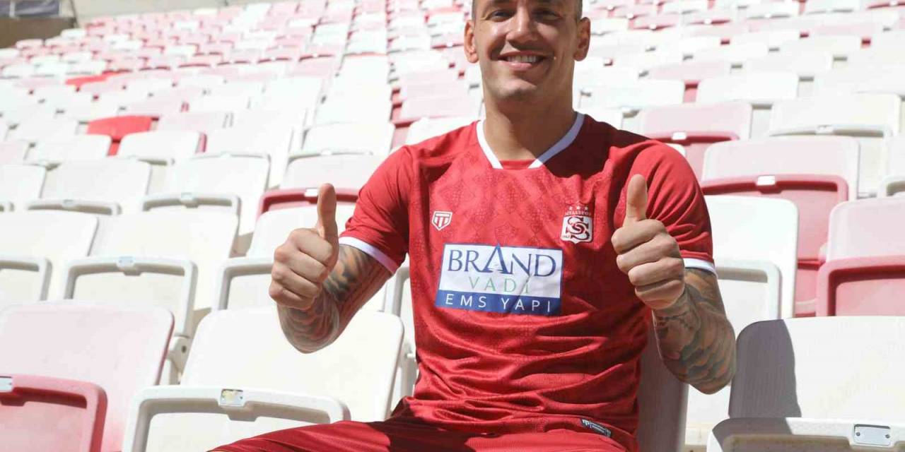 Sivasspor, Rey Manaj’ı Renklerine Bağladı