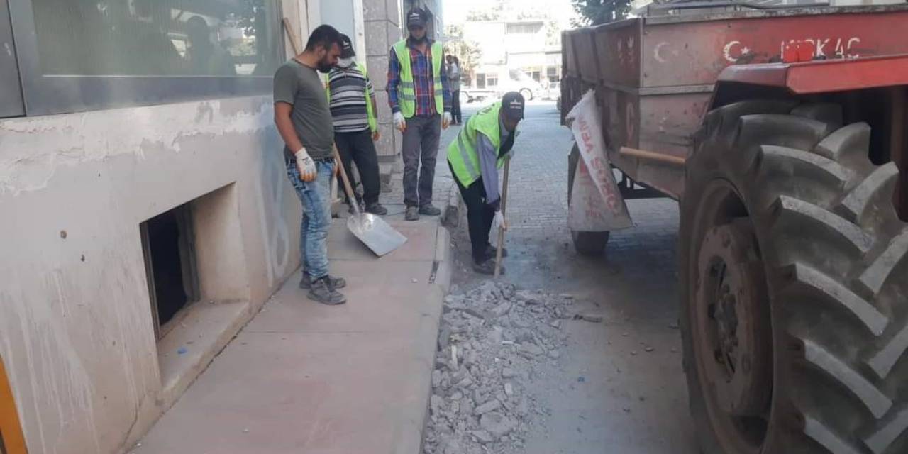 Gölbaşı Belediyesi Temizlik İşleri Çalışıyor