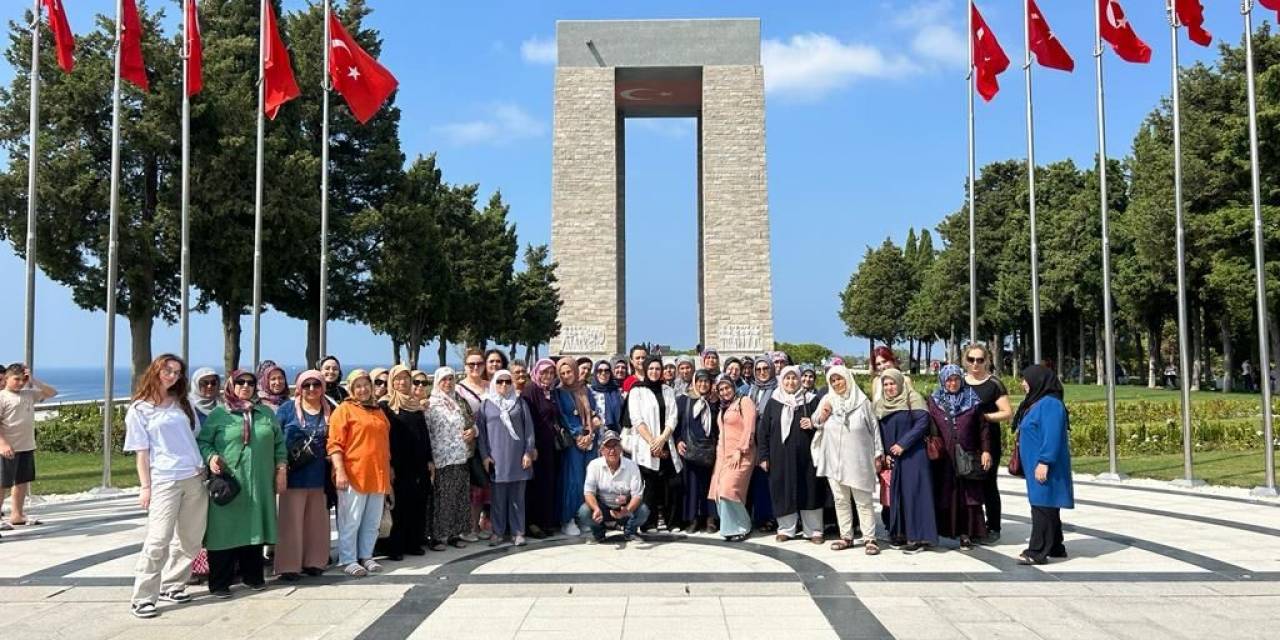Amasyalı Kadınları Duygulandıran Çanakkale Gezisi: “Toprağa Basmaya Çekindik"