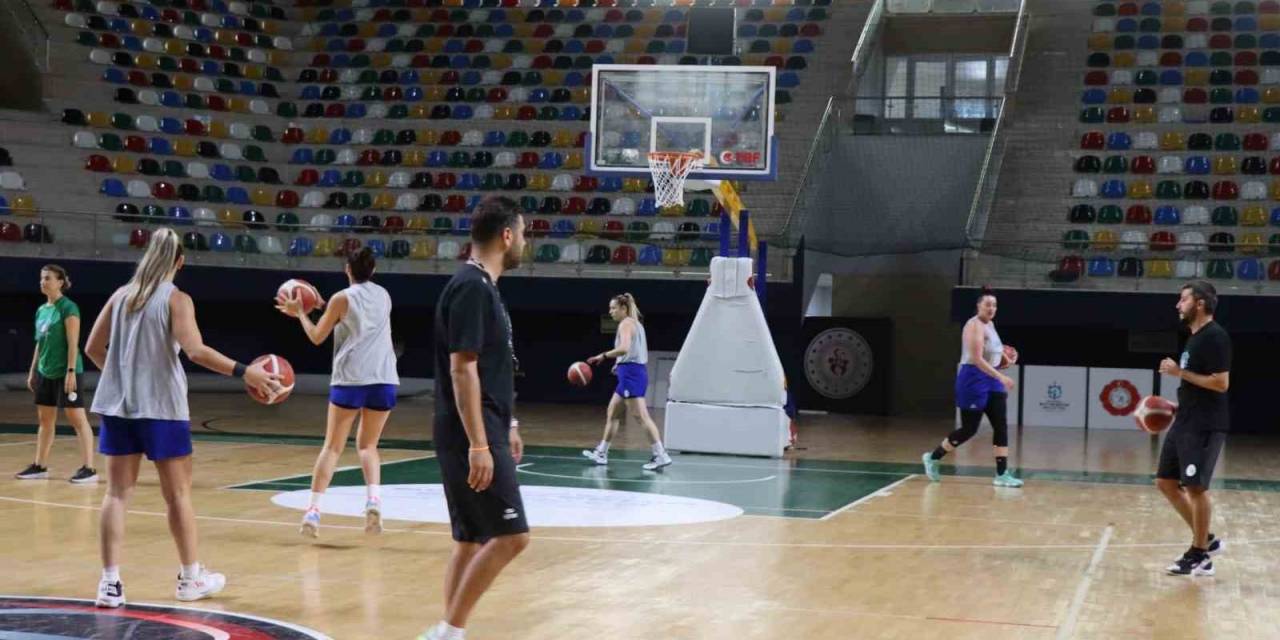 İzmit Belediyespor, Süper Lig’e Hazırlanıyor