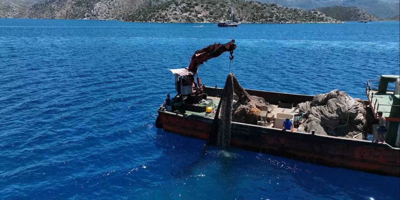 Mavi Yolculuğun Merkezinde Hayalet Ağ Temizliği