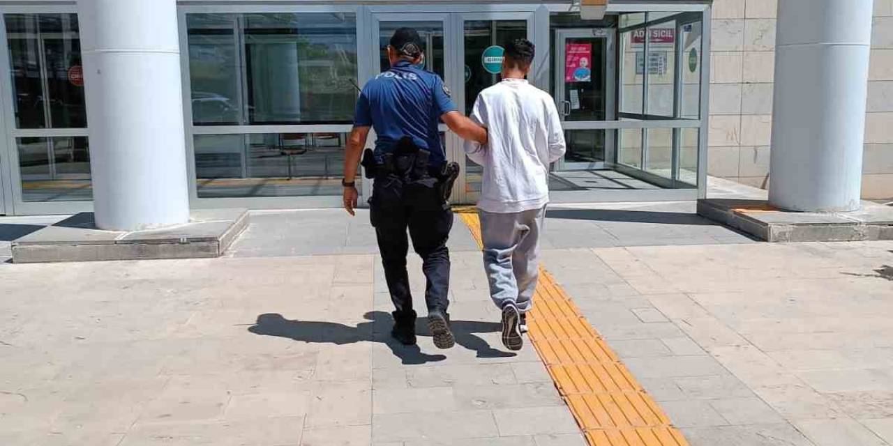 Elazığ’da Bir Kafeden Hırsızlık Yapan Şüpheli Tutuklandı