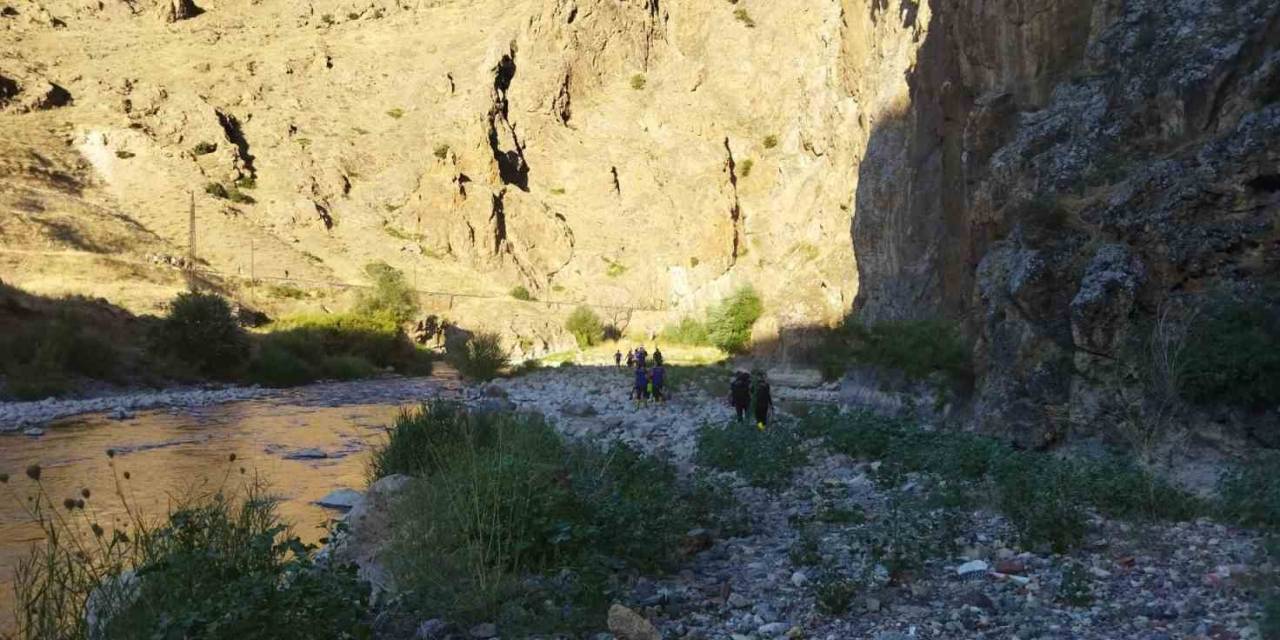 Serinlemek İçin Girdiği Sudan Cansız Bedeni Çıkartıldı