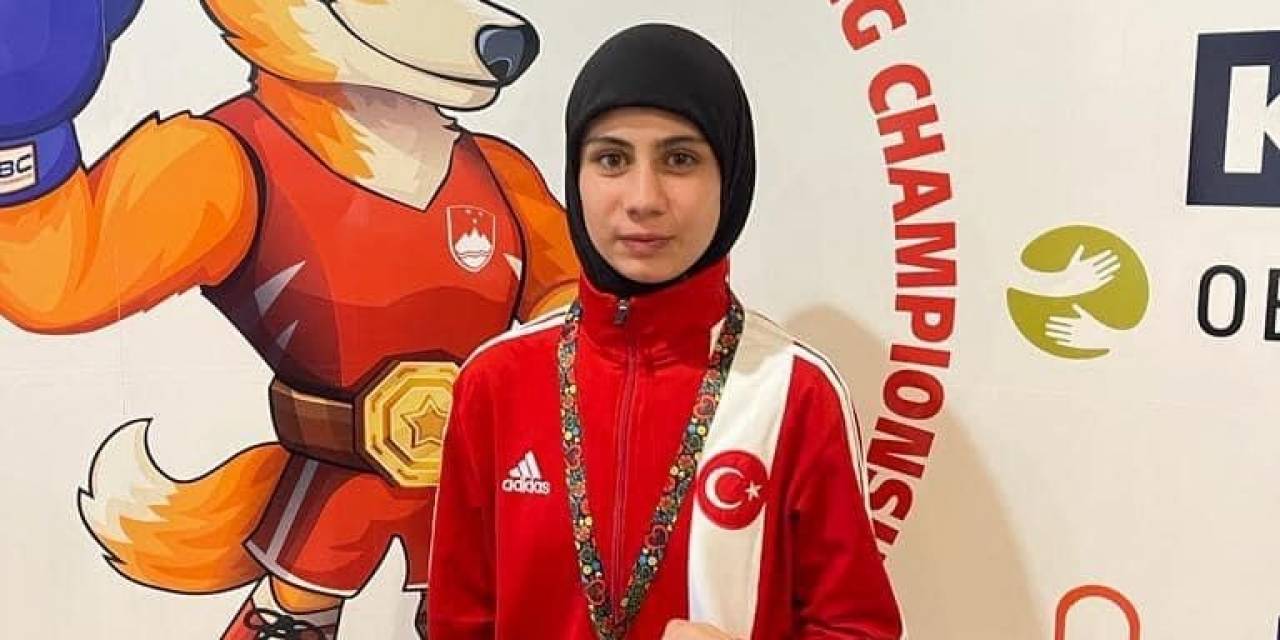 Kozanlı Sporcu İlk Defa Katıldığı Şampiyonadan Bronz Madalya İle Döndü