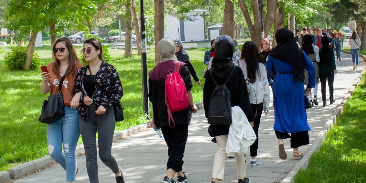 Yurt Dışına Üniversite İmkanı Diyerek Dolandırıyorlar