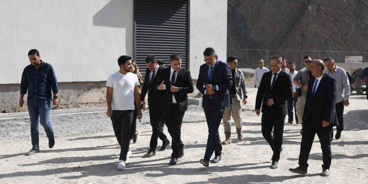 Hakkari’de Yapımı Devam Eden Modern Mezbaha İnşaatında Sona Gelindi