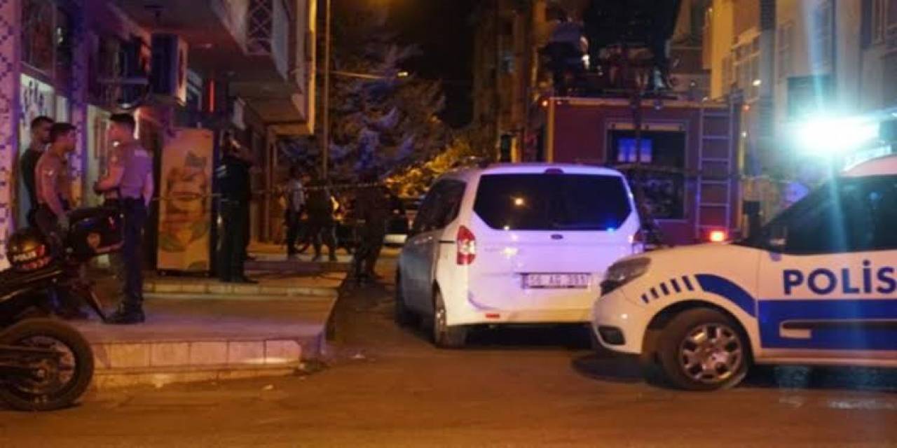 Siirt’te Boşanma Aşamasındaki Eşinin Dairesine Giren Kişi Önce Evi Ateşe Verdi Sonra İntihar Etti