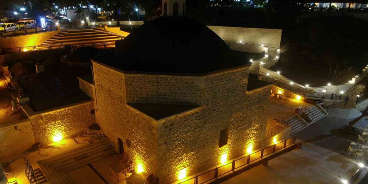 Atıl Durumdaydı, 400 Yıllık Hamamdaki Değişime Vatandaş Bile İnanmadı